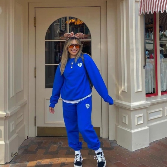 ↠ Dairy Boy Paige Lorenze Cozy 2% Royal Blue Crewneck Cotton Pullover Sweatshirt - Picture 12 of 12